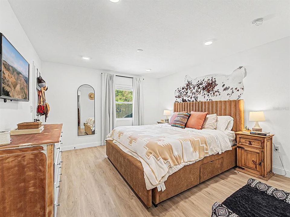 For Sale: $455,000 (3 beds, 2 baths, 1500 Square Feet)