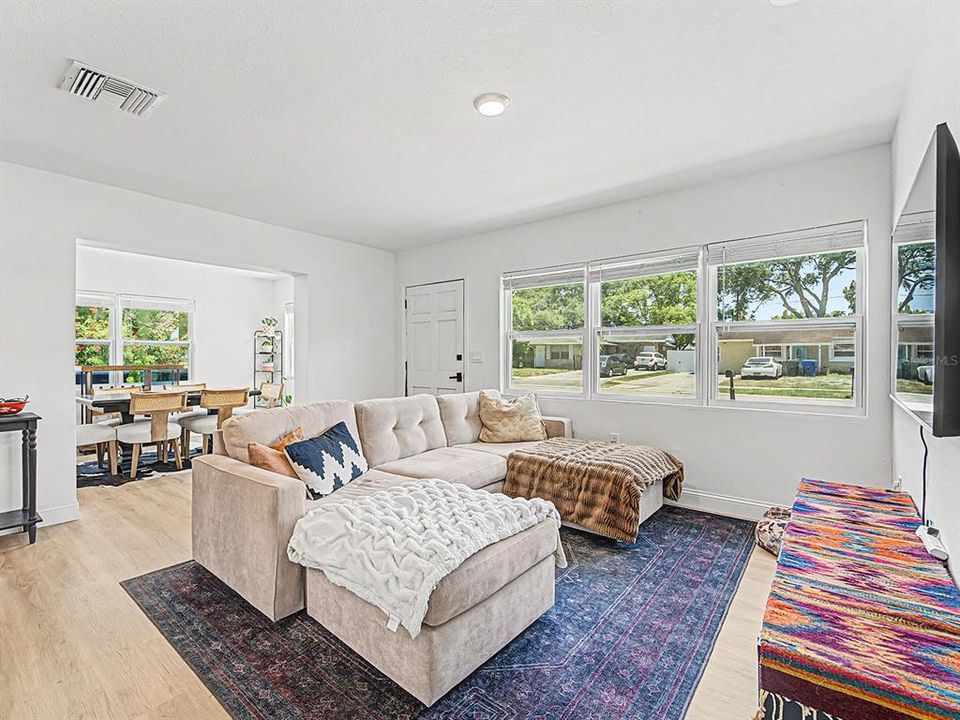 For Sale: $455,000 (3 beds, 2 baths, 1500 Square Feet)