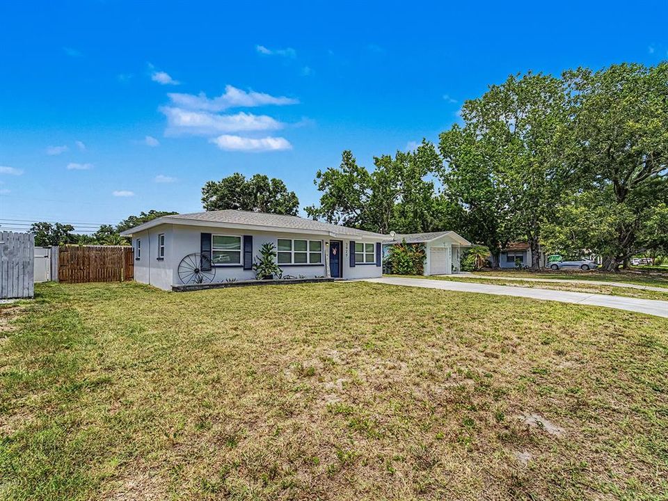 For Sale: $455,000 (3 beds, 2 baths, 1500 Square Feet)
