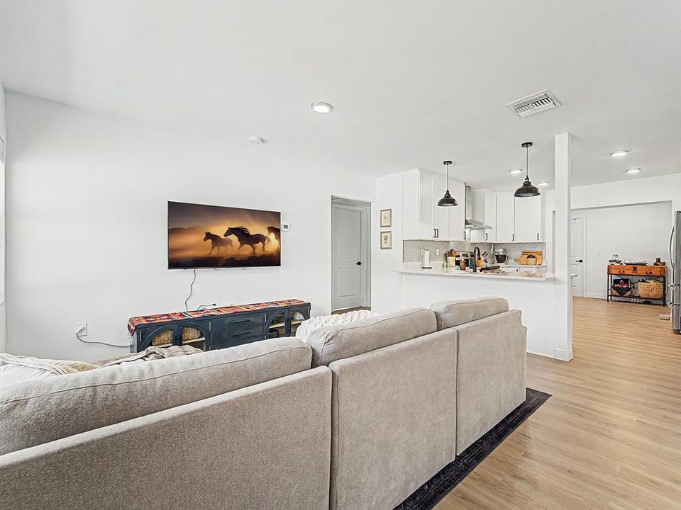 For Sale: $455,000 (3 beds, 2 baths, 1500 Square Feet)