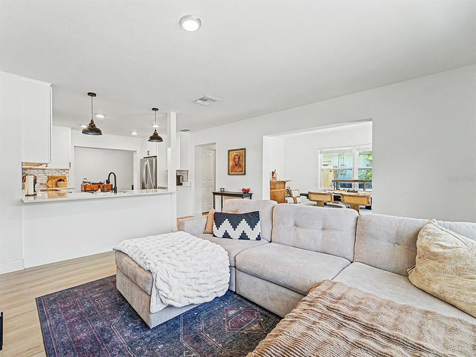 For Sale: $455,000 (3 beds, 2 baths, 1500 Square Feet)