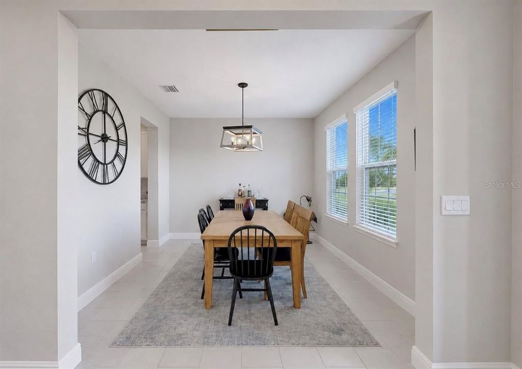 En Venta: $529,000 (4 camas, 3 baños, 3362 Pies cuadrados)