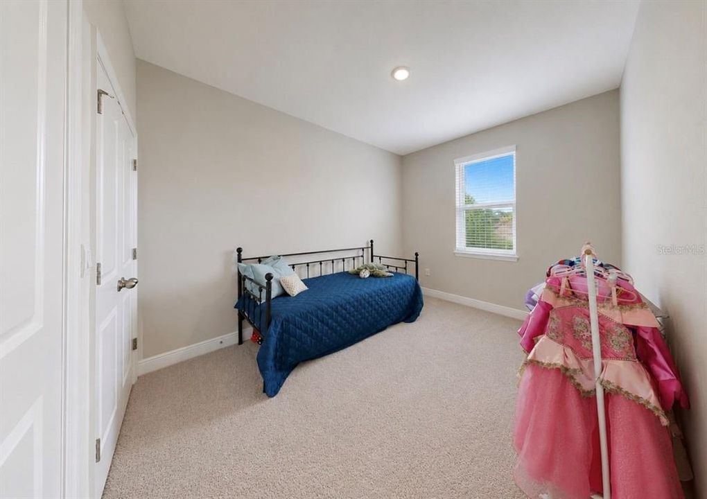 En Venta: $529,000 (4 camas, 3 baños, 3362 Pies cuadrados)