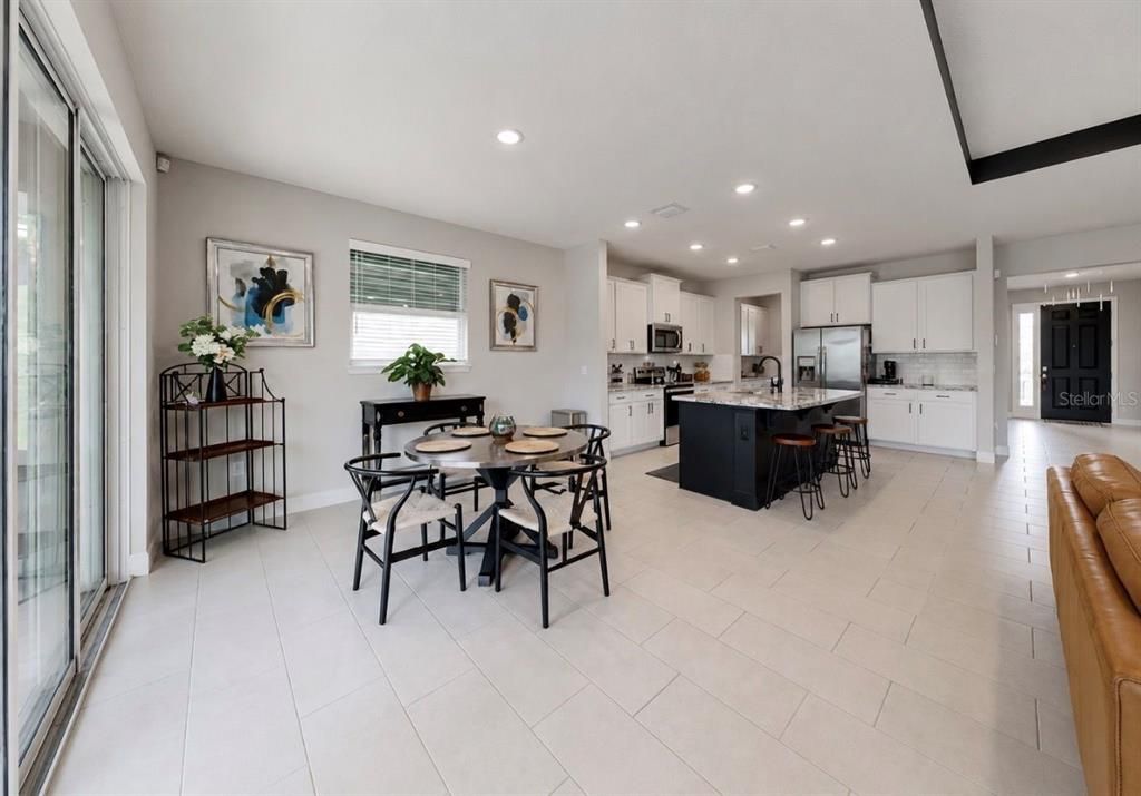 En Venta: $529,000 (4 camas, 3 baños, 3362 Pies cuadrados)