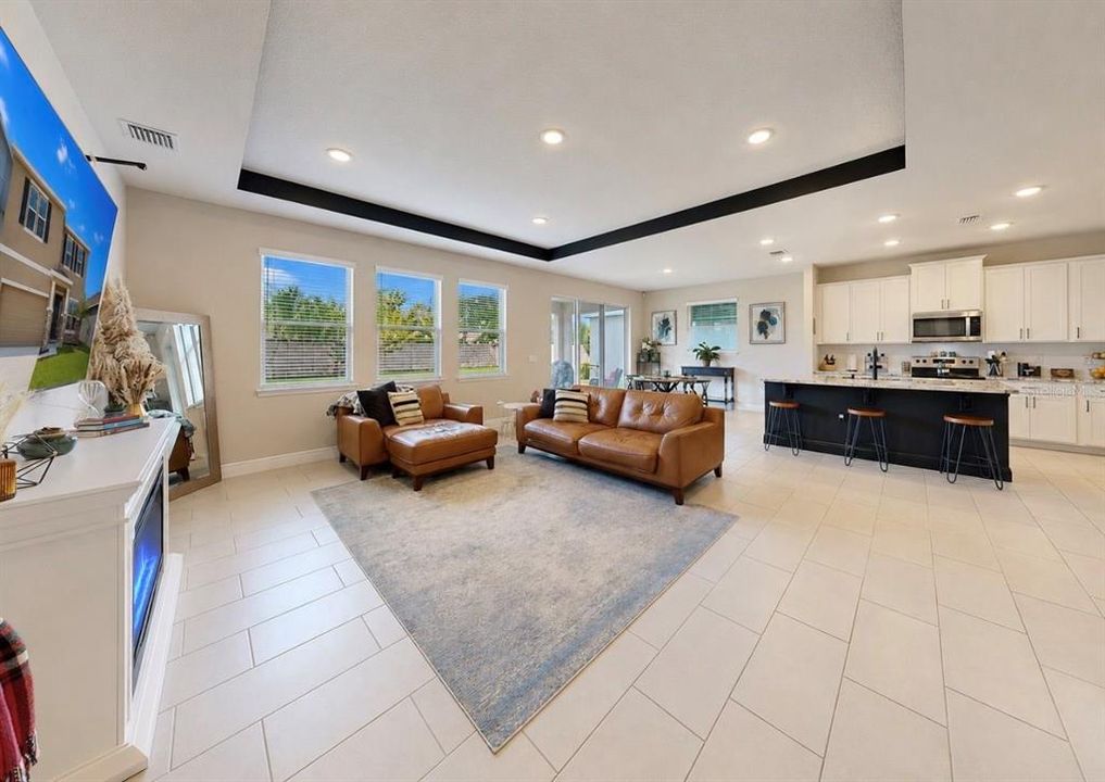 En Venta: $529,000 (4 camas, 3 baños, 3362 Pies cuadrados)