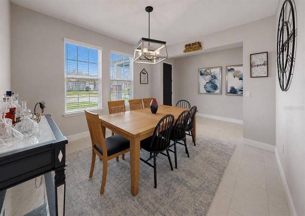 En Venta: $529,000 (4 camas, 3 baños, 3362 Pies cuadrados)