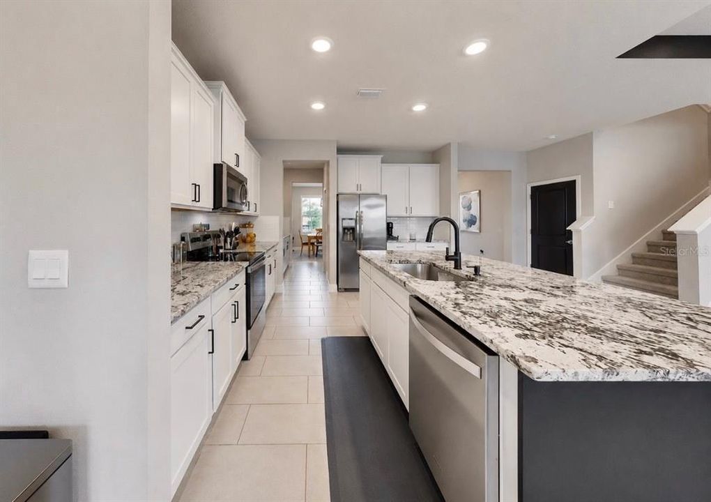 En Venta: $529,000 (4 camas, 3 baños, 3362 Pies cuadrados)
