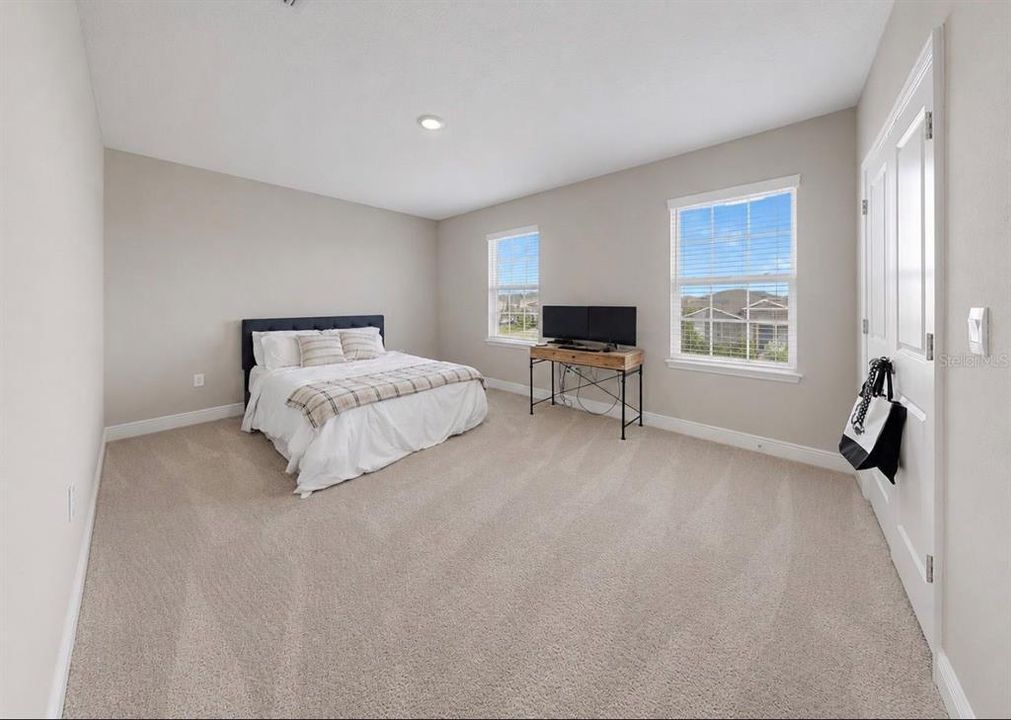En Venta: $529,000 (4 camas, 3 baños, 3362 Pies cuadrados)