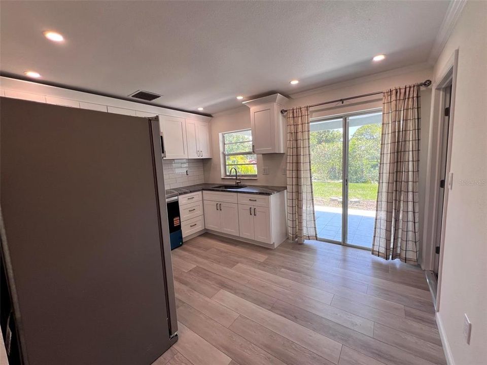В аренду: $1,875 (2 спален, 1 ванн, 806 Квадратных фут)