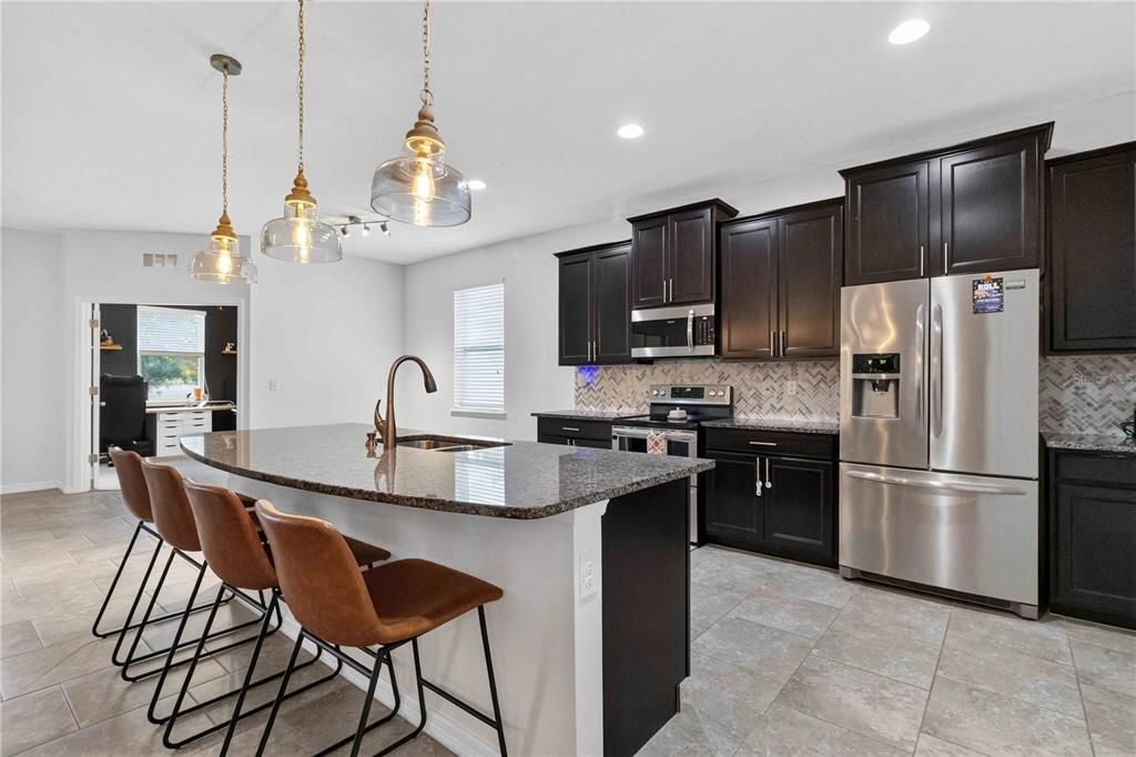 For Sale: $459,000 (3 beds, 3 baths, 2349 Square Feet)