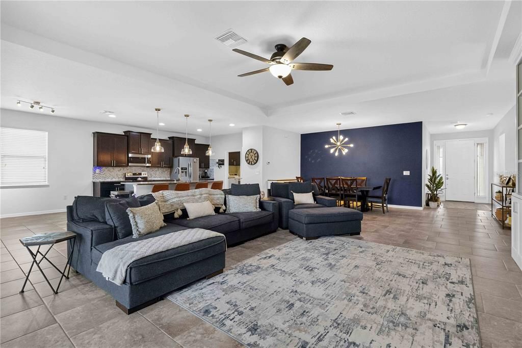 For Sale: $459,000 (3 beds, 3 baths, 2349 Square Feet)