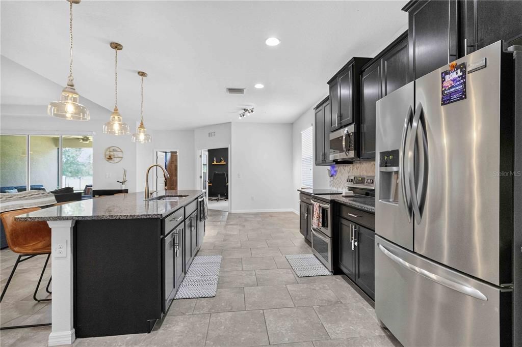 For Sale: $459,000 (3 beds, 3 baths, 2349 Square Feet)