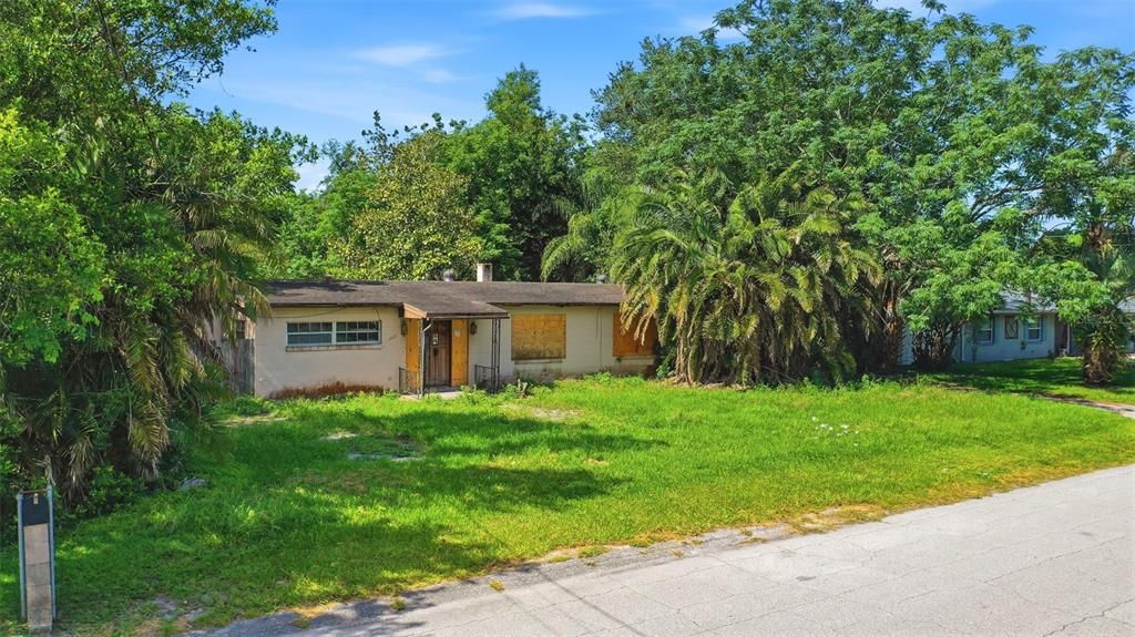 На продажу: $275,000 (0.69 acres)