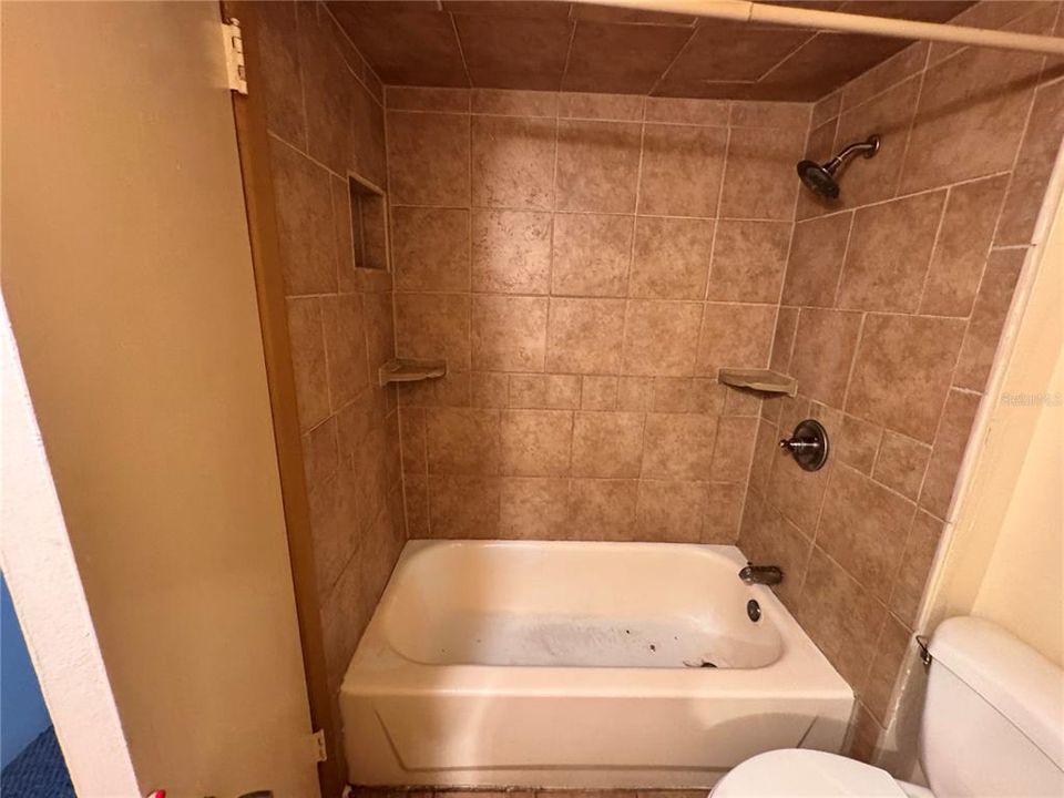 For Sale: $130,000 (2 beds, 1 baths, 1062 Square Feet)