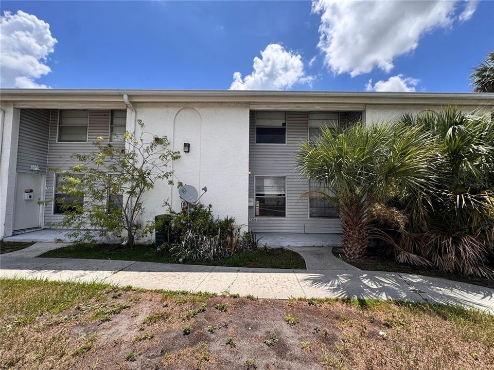 For Sale: $130,000 (2 beds, 1 baths, 1062 Square Feet)