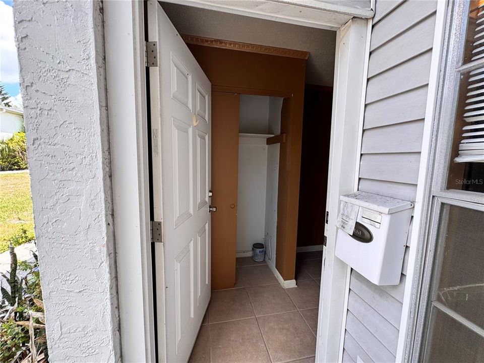 For Sale: $130,000 (2 beds, 1 baths, 1062 Square Feet)