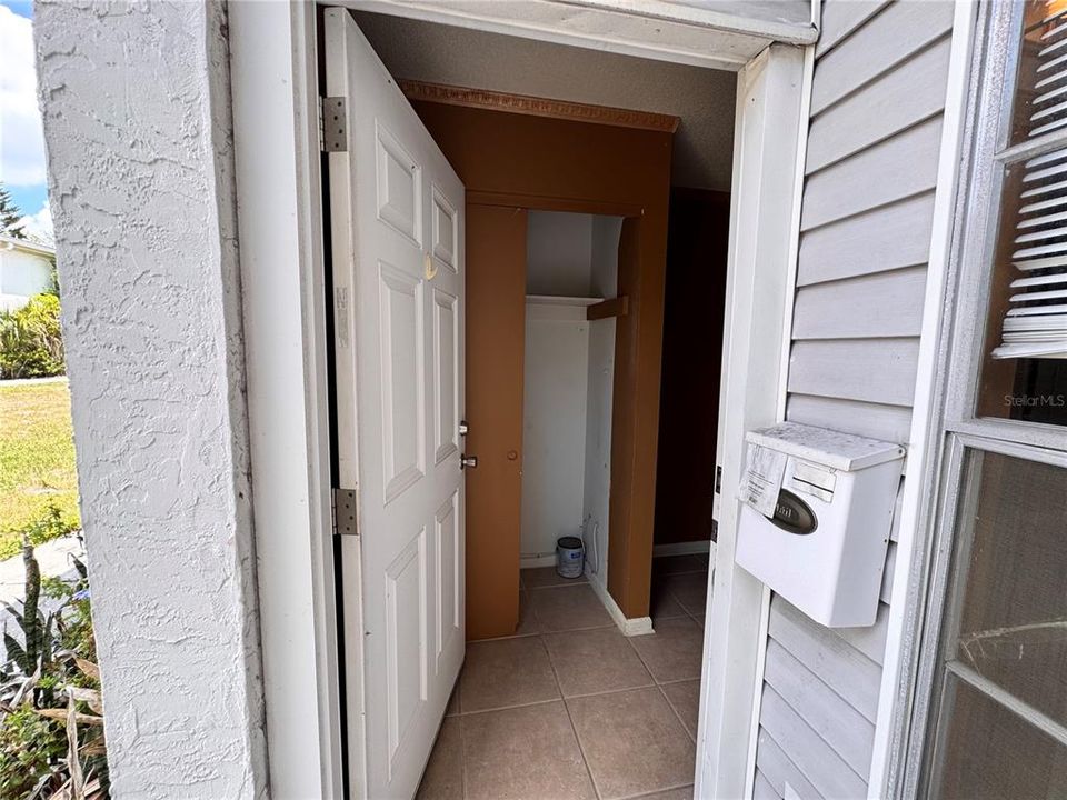 For Sale: $130,000 (2 beds, 1 baths, 1062 Square Feet)