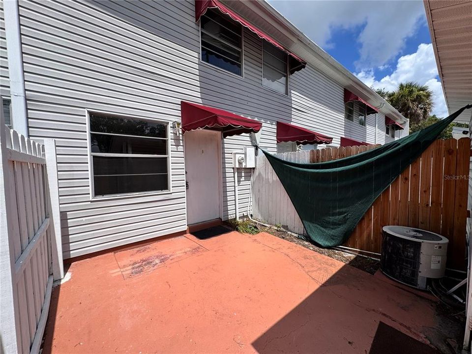 For Sale: $130,000 (2 beds, 1 baths, 1062 Square Feet)