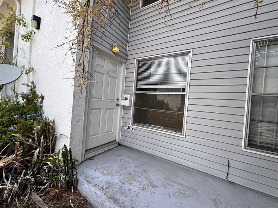For Sale: $130,000 (2 beds, 1 baths, 1062 Square Feet)