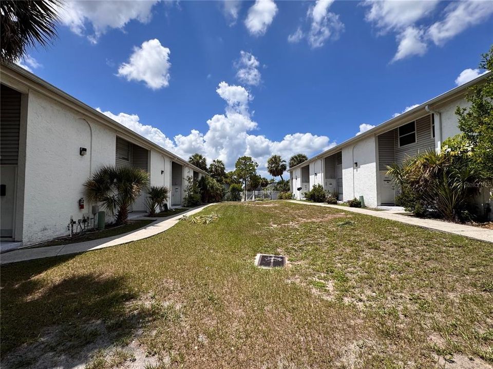 For Sale: $130,000 (2 beds, 1 baths, 1062 Square Feet)
