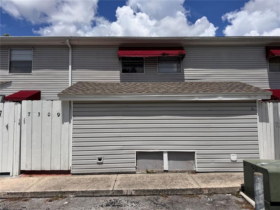 For Sale: $130,000 (2 beds, 1 baths, 1062 Square Feet)