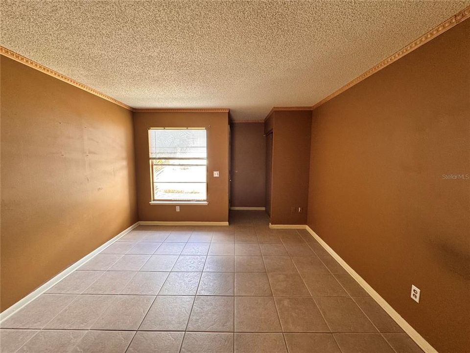 For Sale: $130,000 (2 beds, 1 baths, 1062 Square Feet)