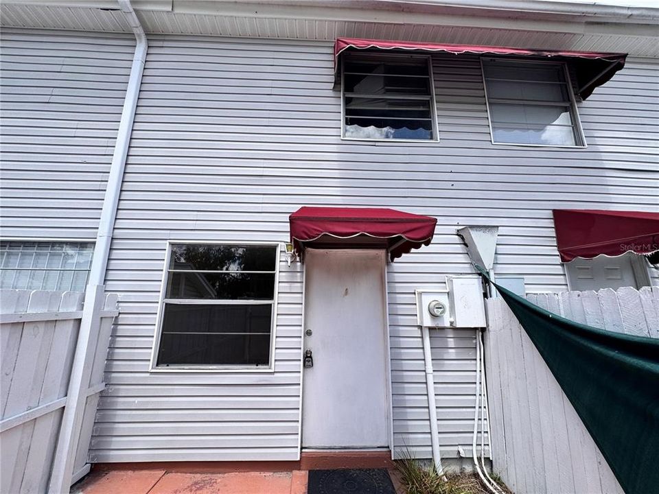 For Sale: $130,000 (2 beds, 1 baths, 1062 Square Feet)