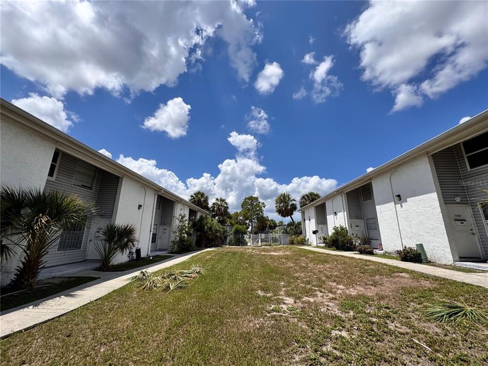For Sale: $130,000 (2 beds, 1 baths, 1062 Square Feet)