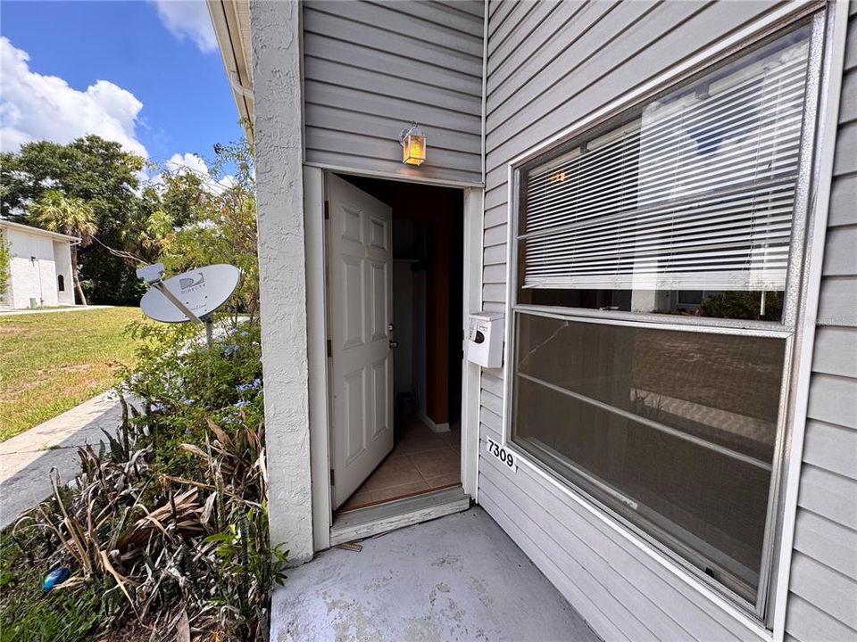 For Sale: $130,000 (2 beds, 1 baths, 1062 Square Feet)