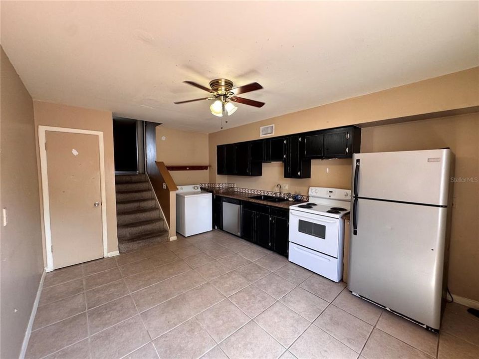For Sale: $130,000 (2 beds, 1 baths, 1062 Square Feet)