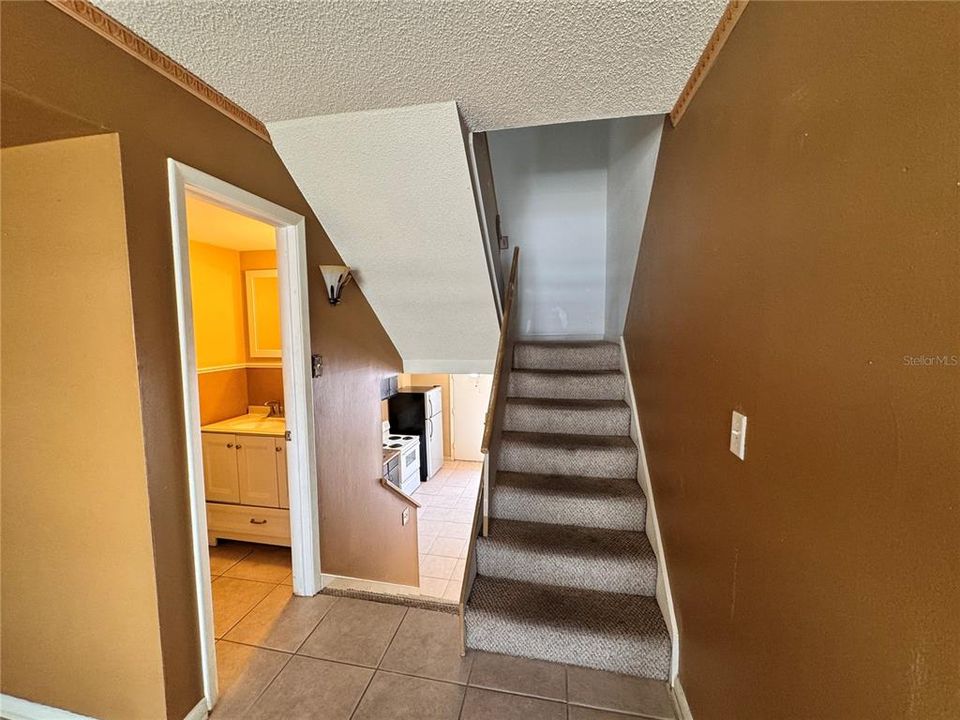 For Sale: $130,000 (2 beds, 1 baths, 1062 Square Feet)