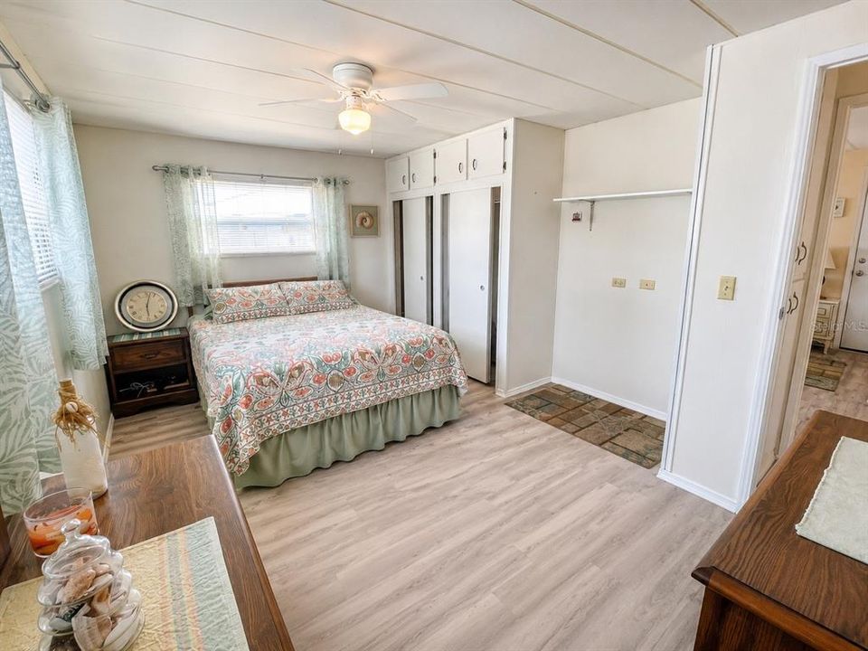 For Sale: $245,000 (2 beds, 2 baths, 1068 Square Feet)