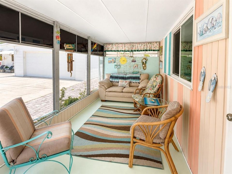 For Sale: $245,000 (2 beds, 2 baths, 1068 Square Feet)