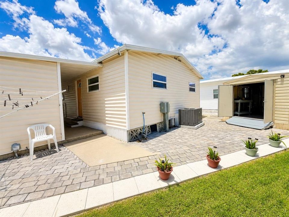 For Sale: $245,000 (2 beds, 2 baths, 1068 Square Feet)