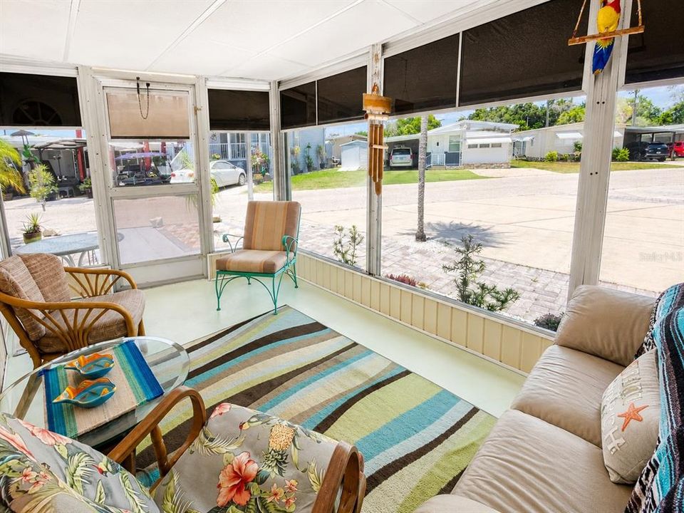 For Sale: $245,000 (2 beds, 2 baths, 1068 Square Feet)