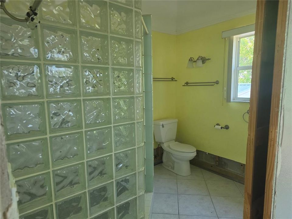 На продажу: $425,000 (4 спален, 0 ванн, 2261 Квадратных фут)