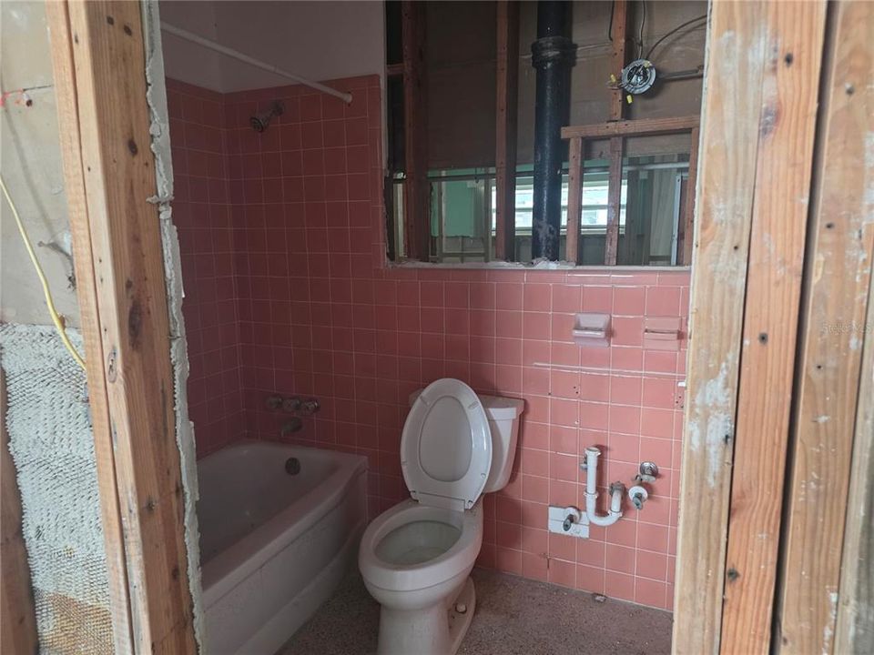 На продажу: $425,000 (4 спален, 0 ванн, 2261 Квадратных фут)