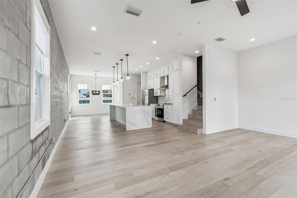For Rent: $4,250 (3 beds, 3 baths, 2079 Square Feet)
