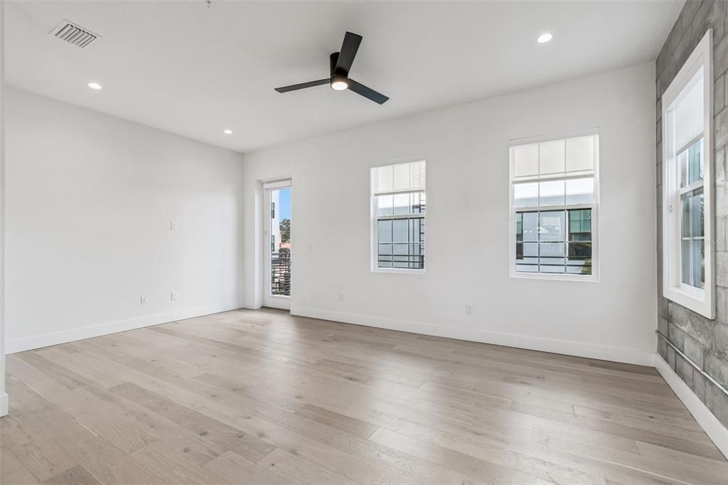 For Rent: $4,250 (3 beds, 3 baths, 2079 Square Feet)