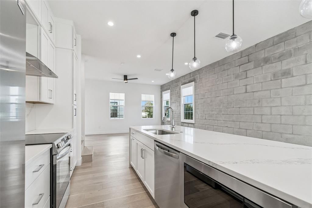 For Rent: $4,250 (3 beds, 3 baths, 2079 Square Feet)