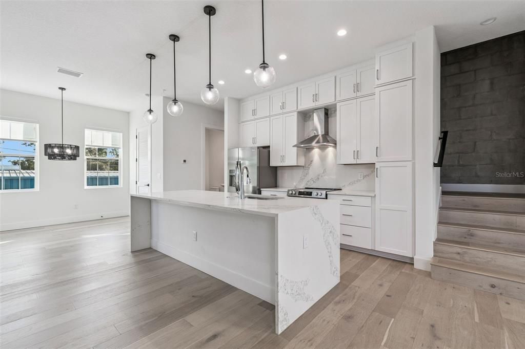 For Rent: $4,250 (3 beds, 3 baths, 2079 Square Feet)