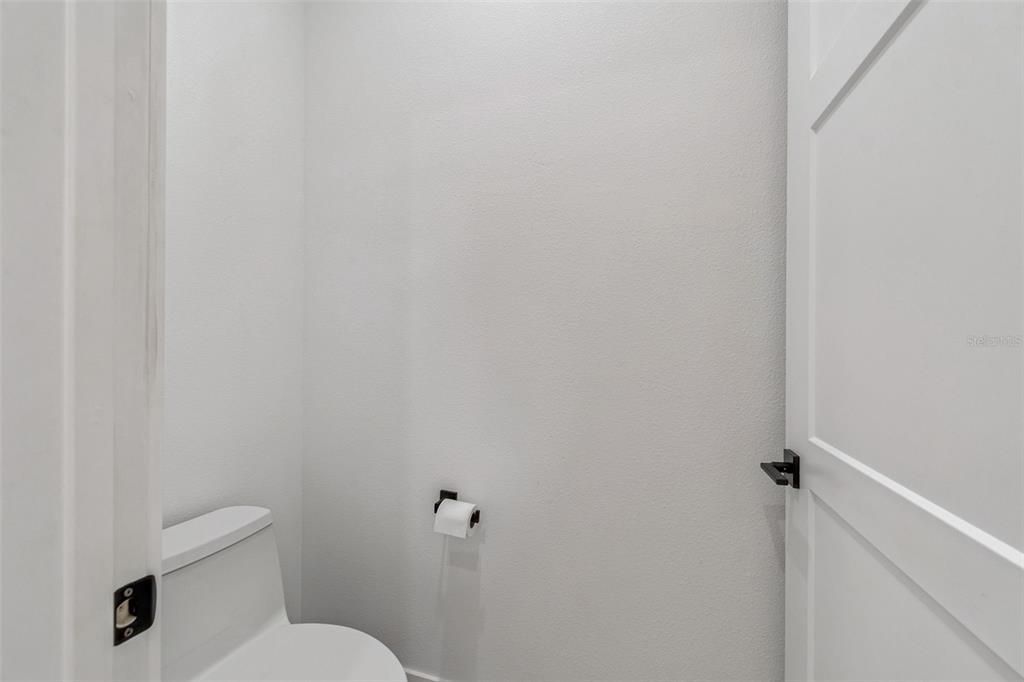 For Rent: $4,250 (3 beds, 3 baths, 2079 Square Feet)