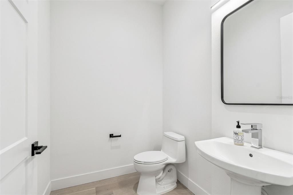 For Rent: $4,250 (3 beds, 3 baths, 2079 Square Feet)