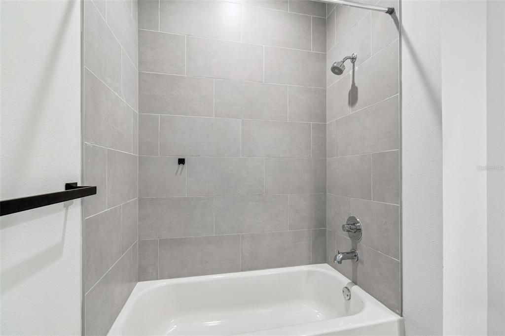 For Rent: $4,250 (3 beds, 3 baths, 2079 Square Feet)
