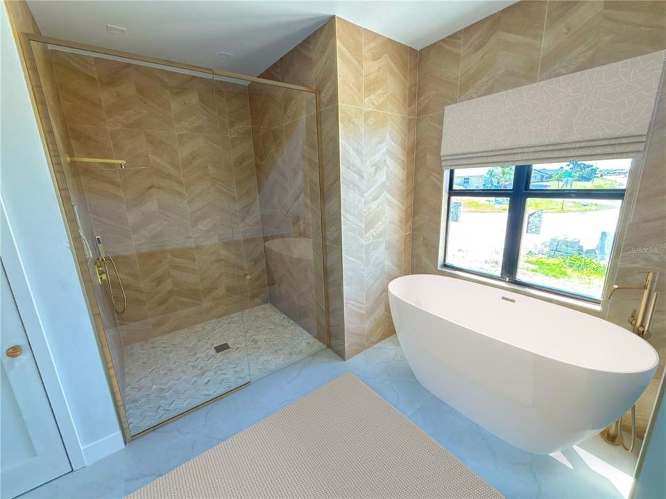 For Sale: $689,900 (4 beds, 3 baths, 2648 Square Feet)