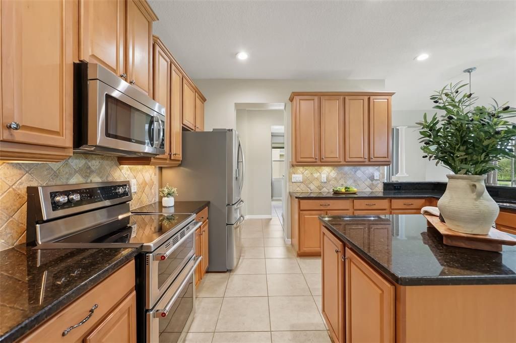 For Sale: $674,900 (5 beds, 4 baths, 3680 Square Feet)