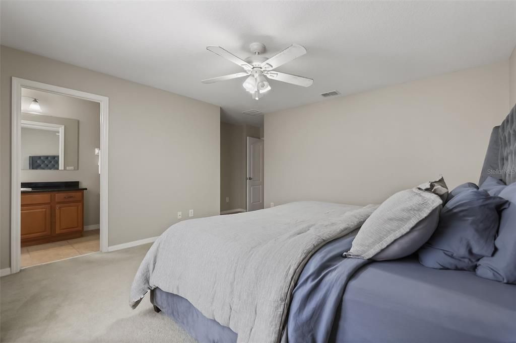 For Sale: $674,900 (5 beds, 4 baths, 3680 Square Feet)