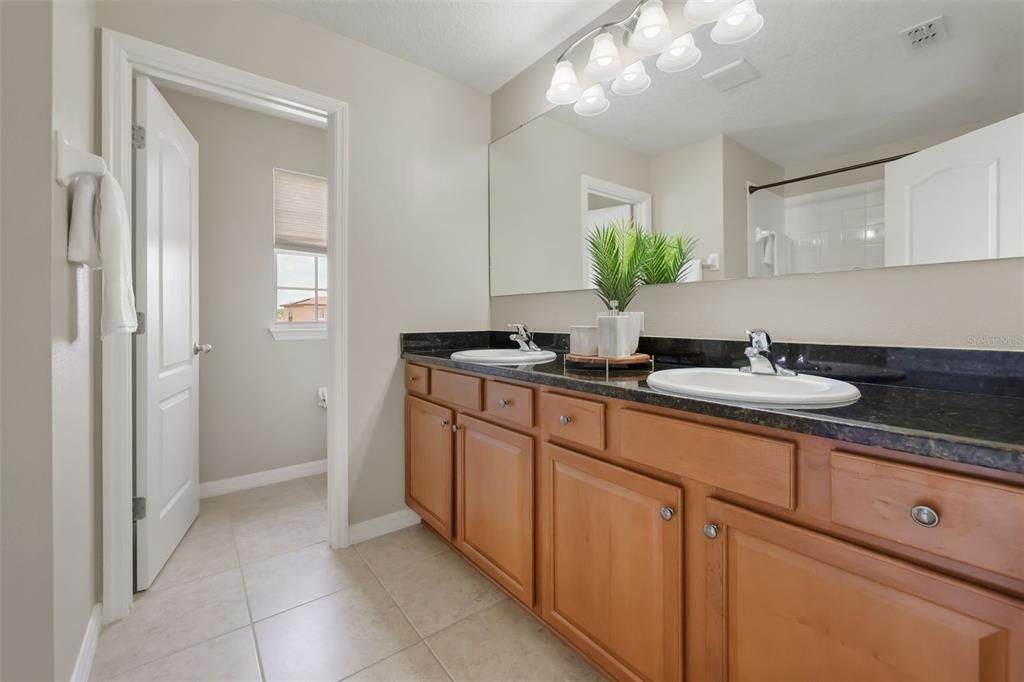 For Sale: $674,900 (5 beds, 4 baths, 3680 Square Feet)