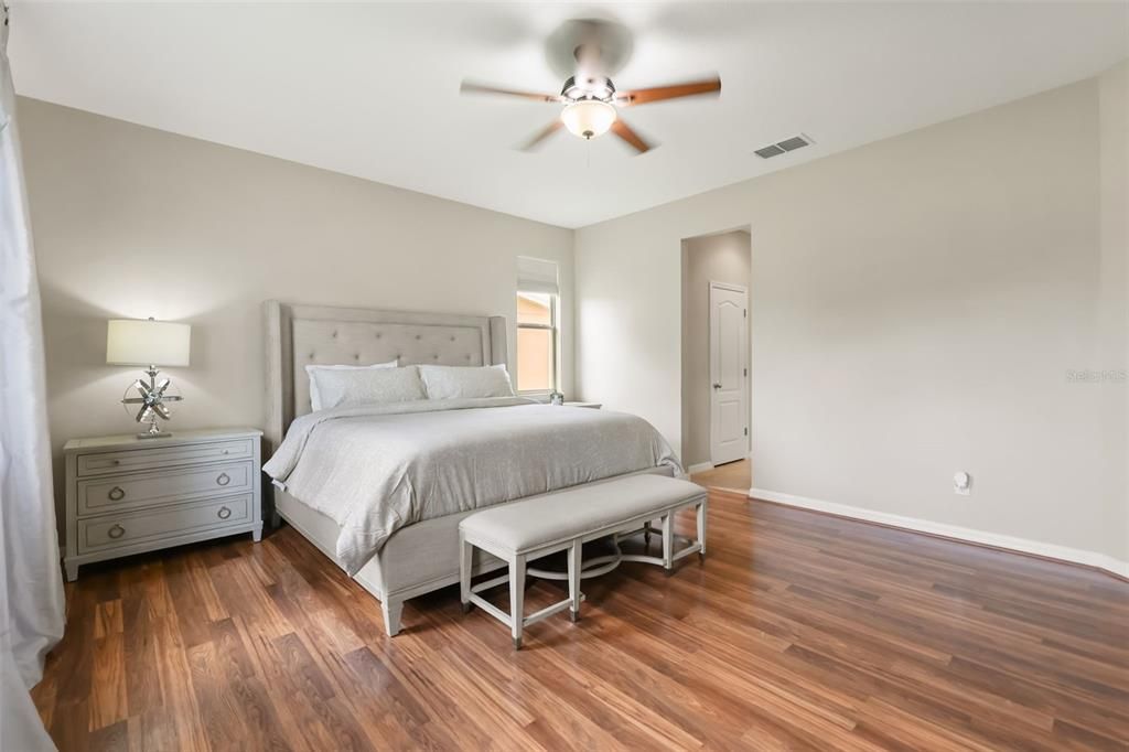 For Sale: $674,900 (5 beds, 4 baths, 3680 Square Feet)