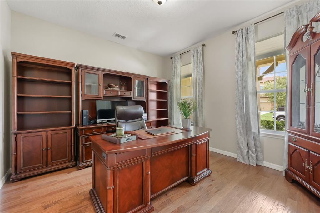 For Sale: $674,900 (5 beds, 4 baths, 3680 Square Feet)